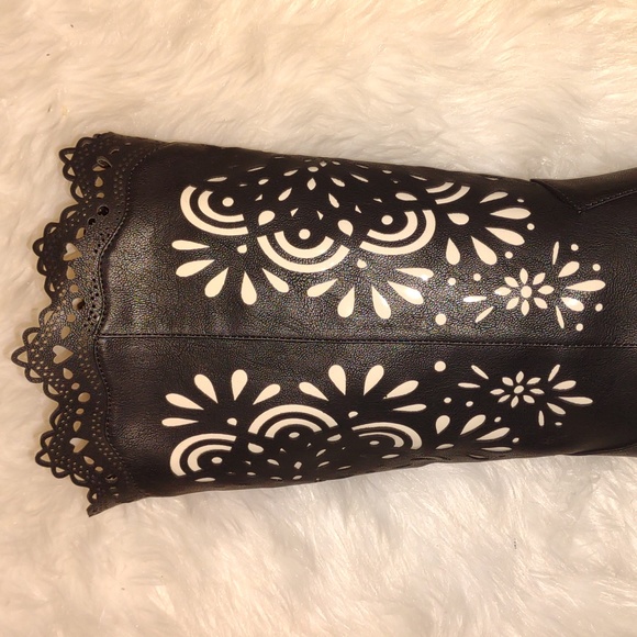 👣WIDOW🐇 Lasercut Cowboy Boots follow the rabbit footwear - Picture 9 of 16